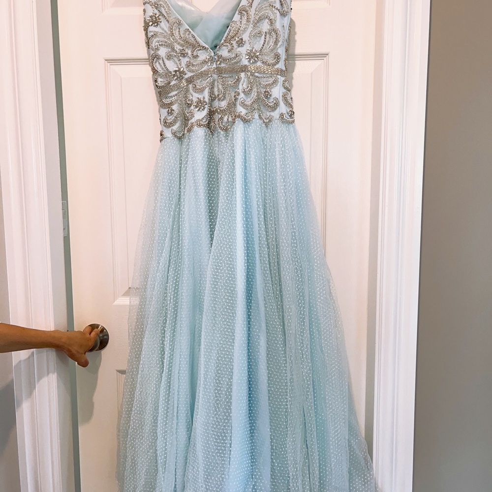 Prom dress - Picture 2 of 3